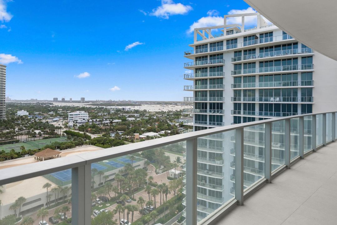 For Sale: $2,055,000 (2 beds, 2 baths, 1755 Square Feet)