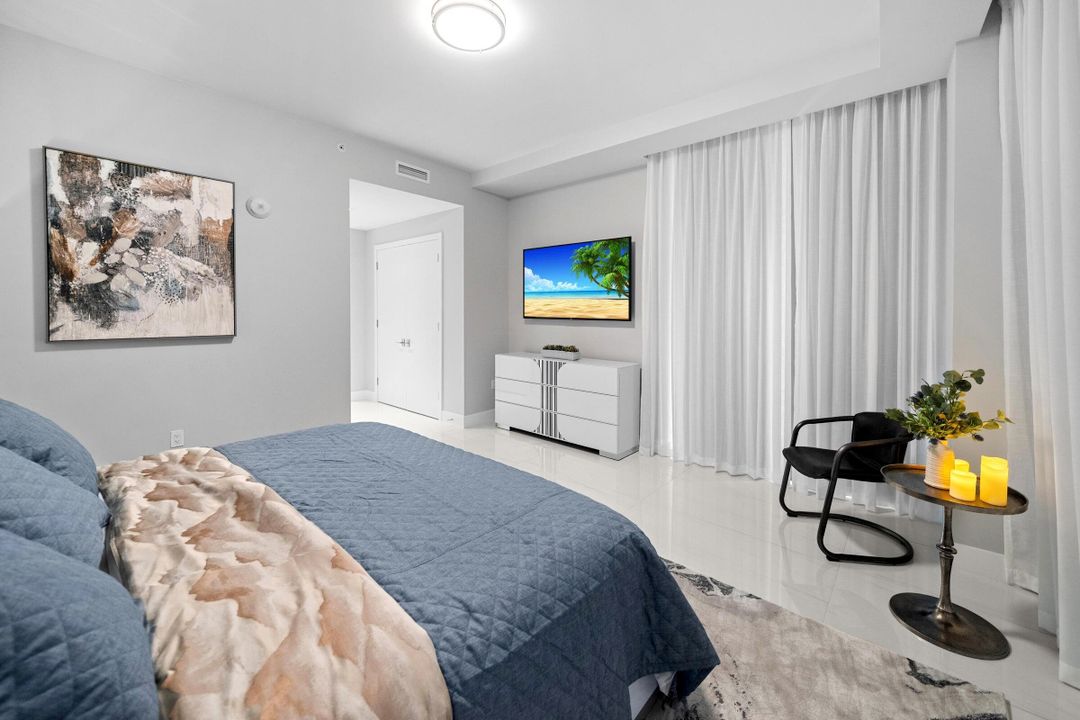 For Sale: $2,055,000 (2 beds, 2 baths, 1755 Square Feet)