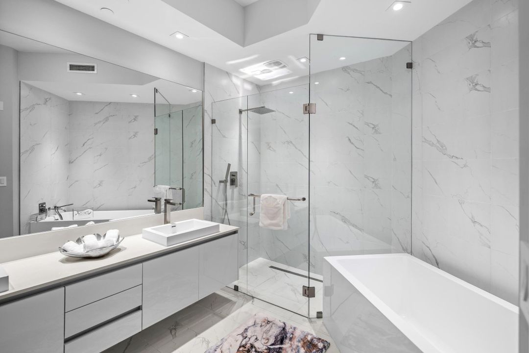 For Sale: $2,055,000 (2 beds, 2 baths, 1755 Square Feet)