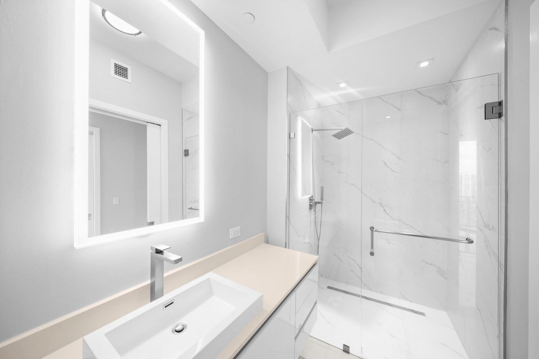 For Sale: $2,055,000 (2 beds, 2 baths, 1755 Square Feet)