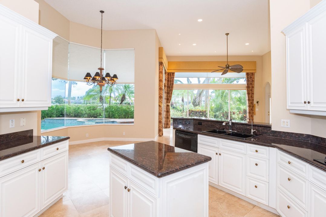 待售: $1,099,000 (4 贝兹, 4 浴室, 3790 平方英尺)