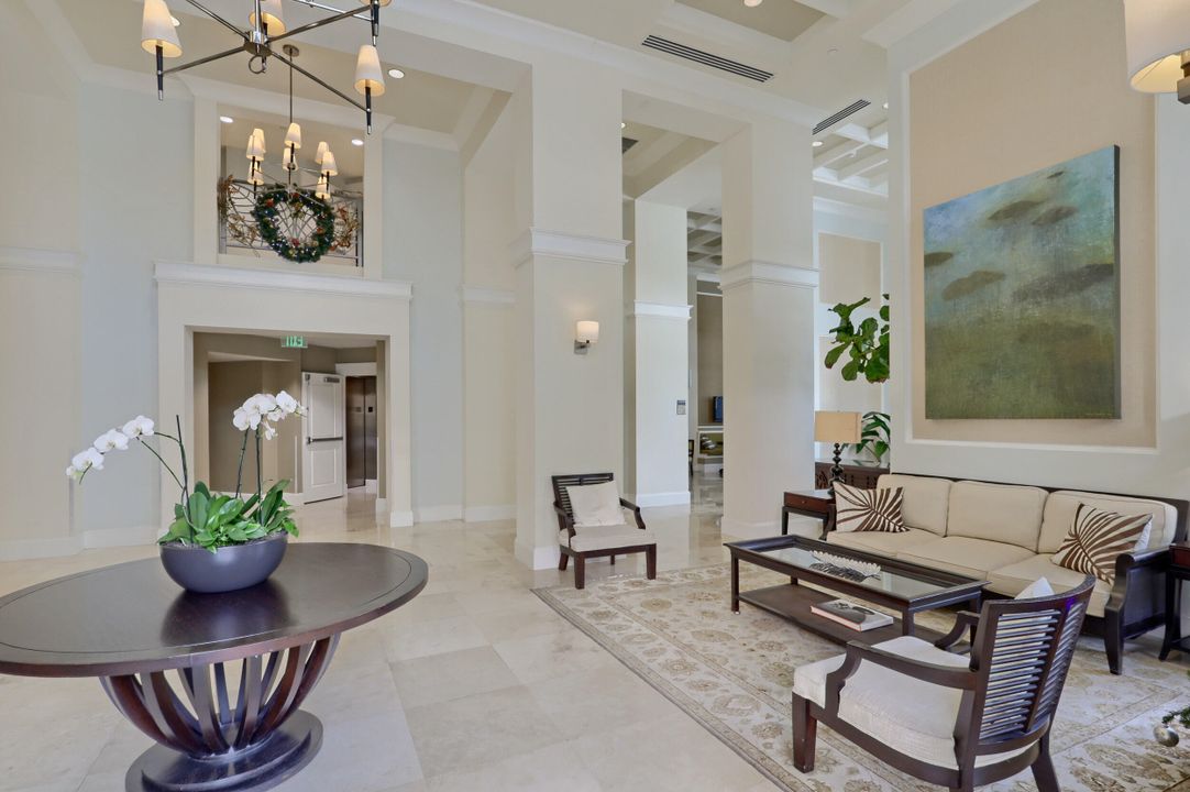 Active With Contract: $3,200 (2 beds, 2 baths, 1045 Square Feet)