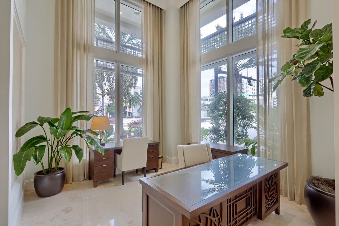 Active With Contract: $3,200 (2 beds, 2 baths, 1045 Square Feet)