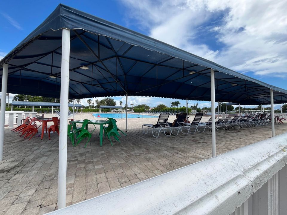 For Sale: $138,944 (2 beds, 1 baths, 672 Square Feet)