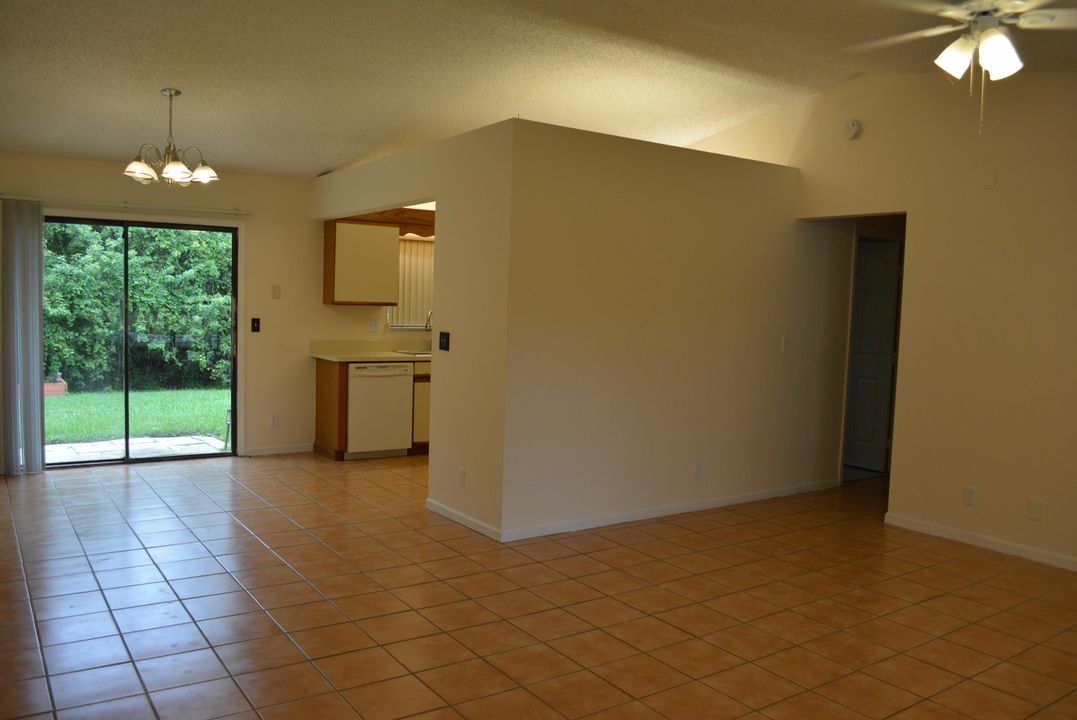 En Venta: $499,000 (3 camas, 2 baños, 1214 Pies cuadrados)