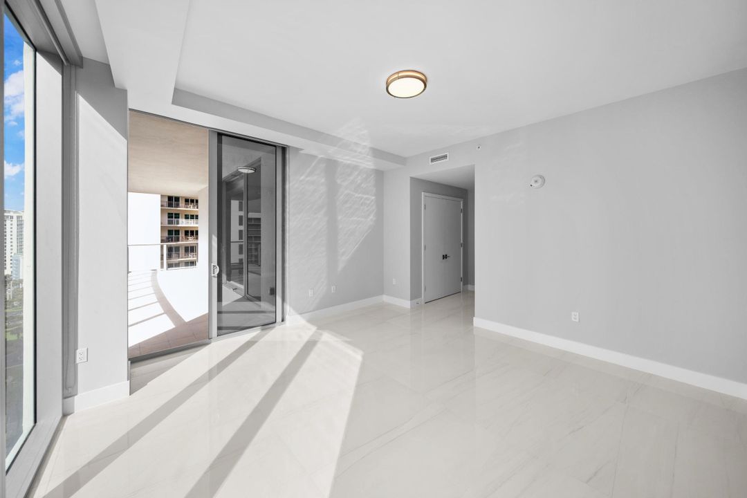 For Sale: $2,055,000 (2 beds, 2 baths, 1755 Square Feet)