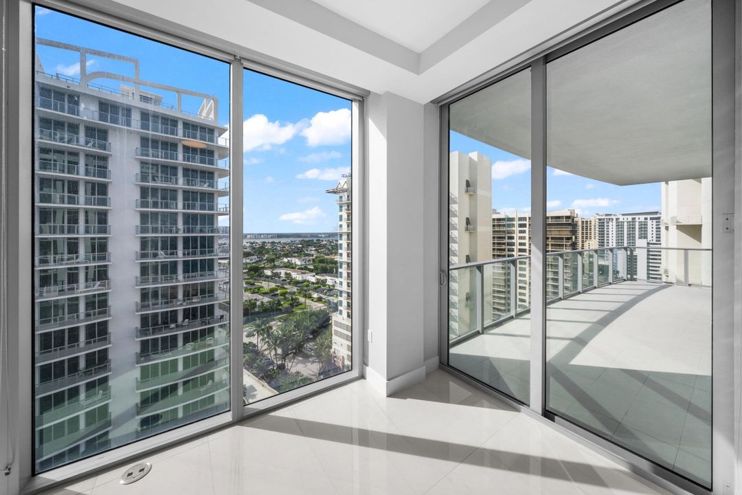 For Sale: $2,055,000 (2 beds, 2 baths, 1755 Square Feet)