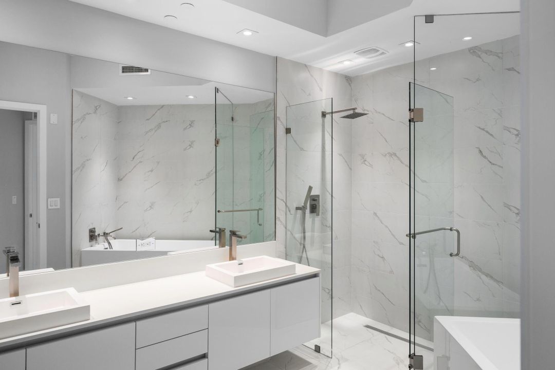 For Sale: $2,055,000 (2 beds, 2 baths, 1755 Square Feet)