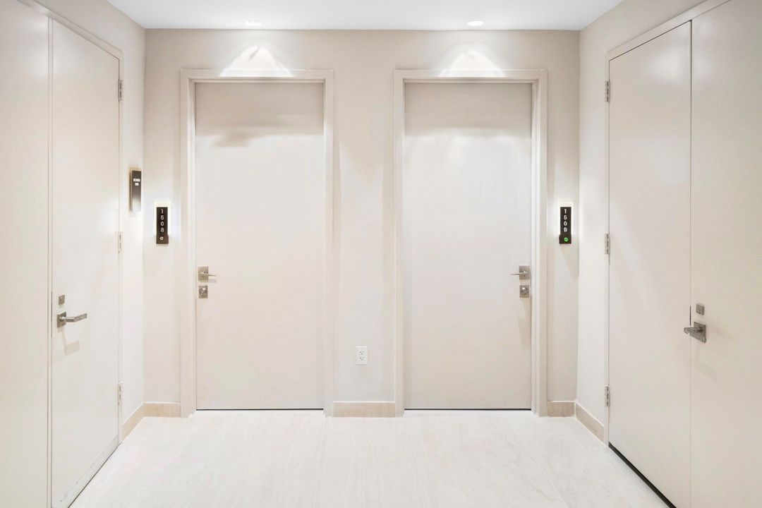 For Sale: $2,055,000 (2 beds, 2 baths, 1755 Square Feet)