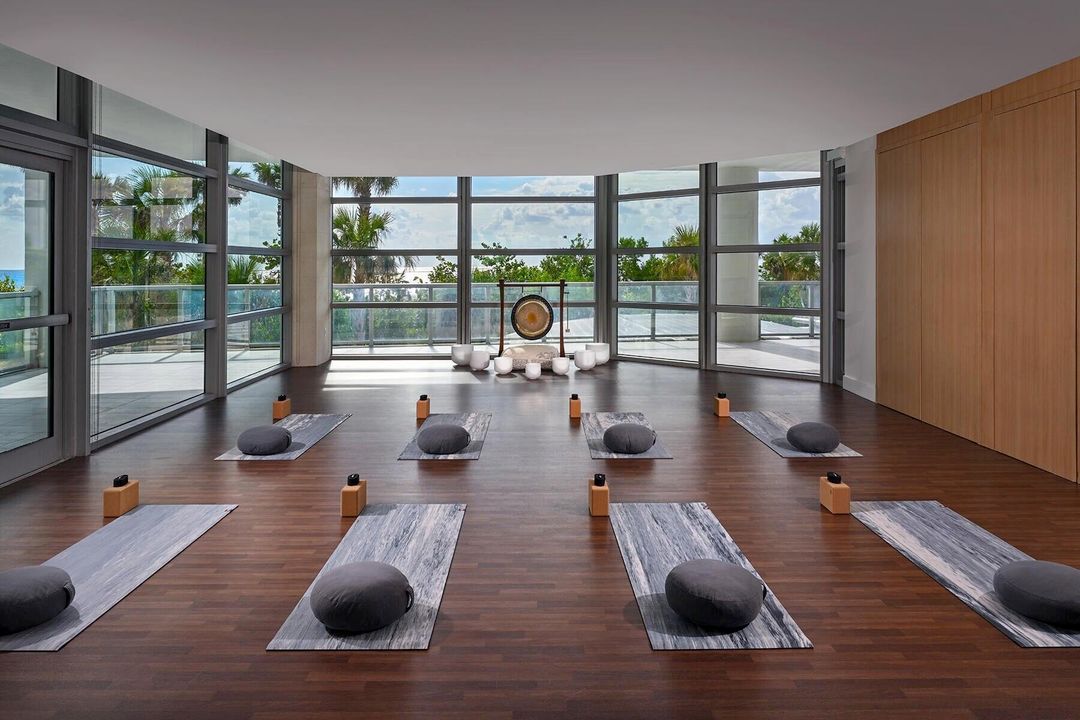 For Sale: $2,055,000 (2 beds, 2 baths, 1755 Square Feet)