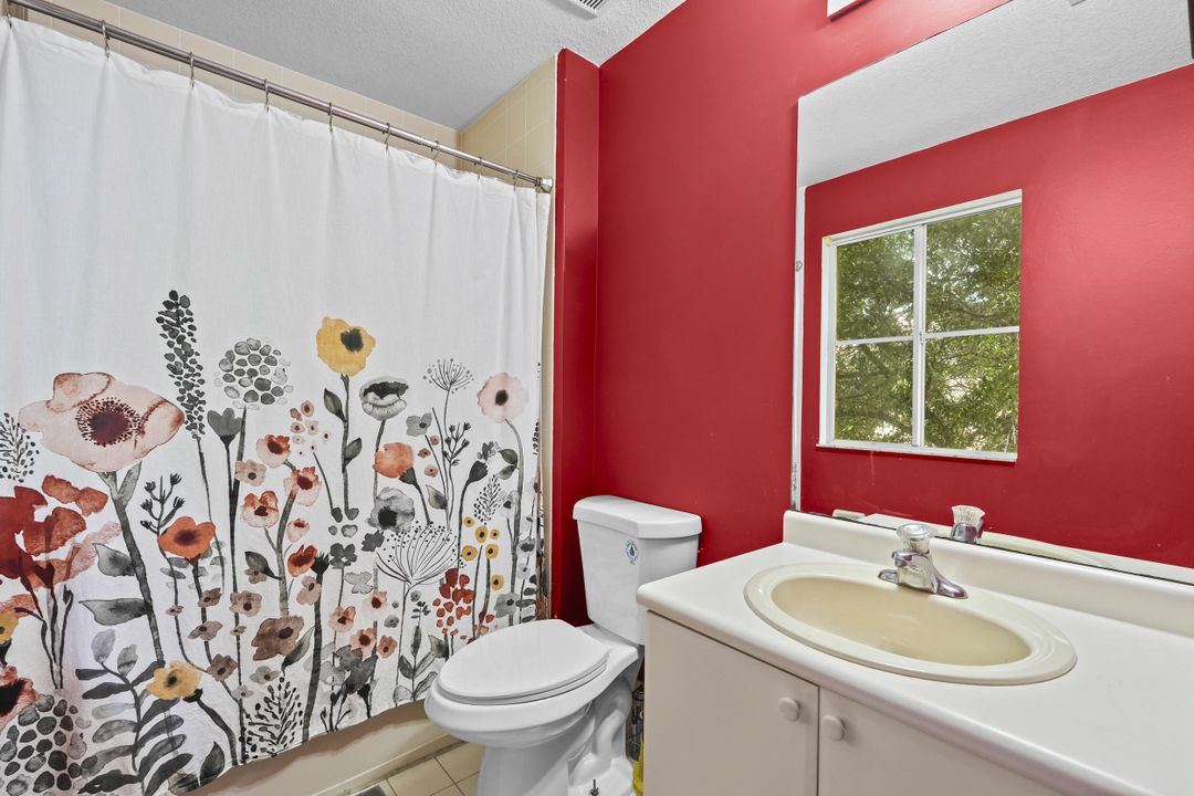 Activo con contrato: $374,900 (3 camas, 2 baños, 1386 Pies cuadrados)