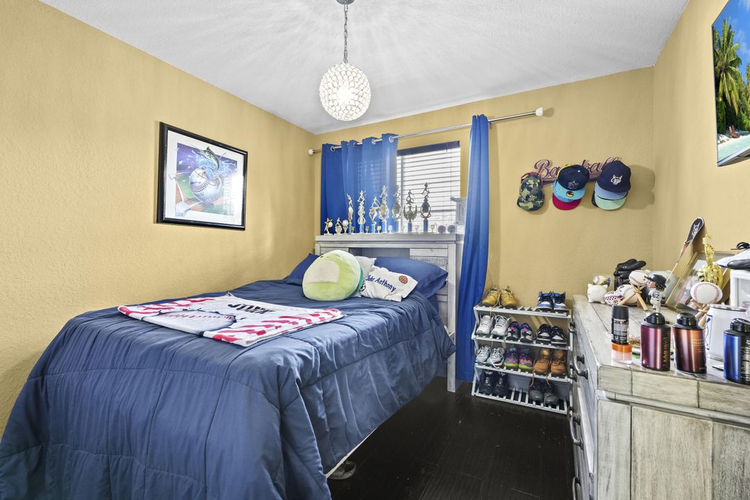 Activo con contrato: $374,900 (3 camas, 2 baños, 1386 Pies cuadrados)