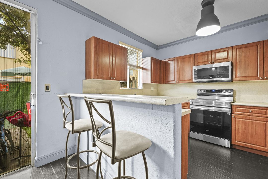 Activo con contrato: $374,900 (3 camas, 2 baños, 1386 Pies cuadrados)