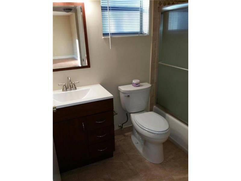 Activo con contrato: $2,000 (2 camas, 2 baños, 1116 Pies cuadrados)