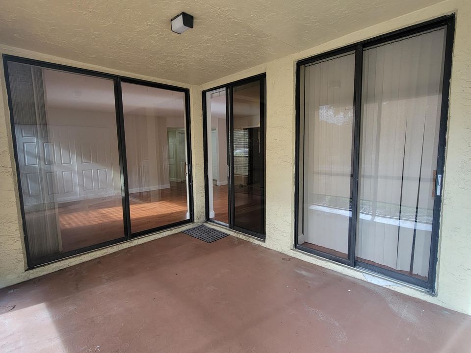 Activo con contrato: $2,000 (2 camas, 2 baños, 1116 Pies cuadrados)