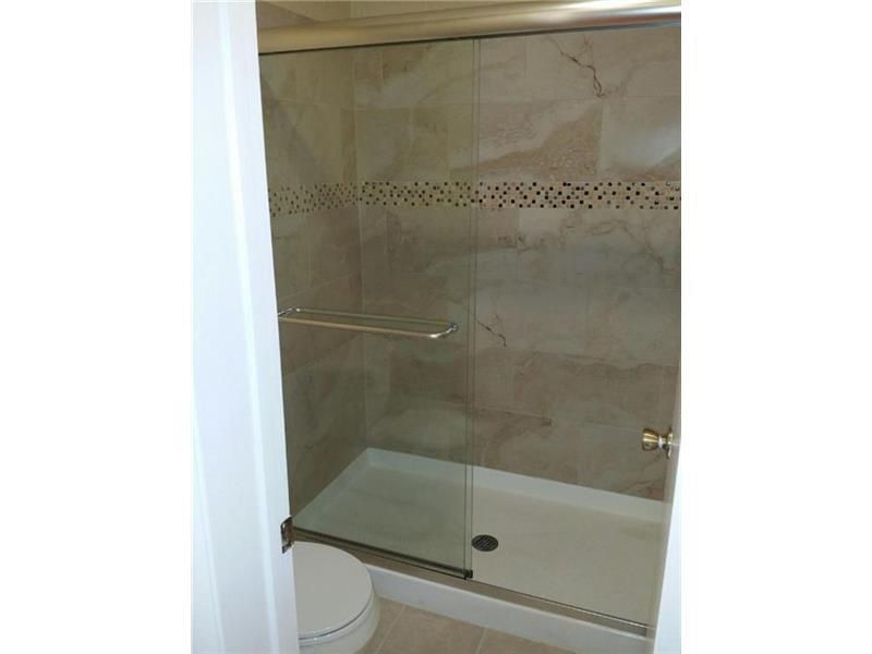 Activo con contrato: $2,000 (2 camas, 2 baños, 1116 Pies cuadrados)