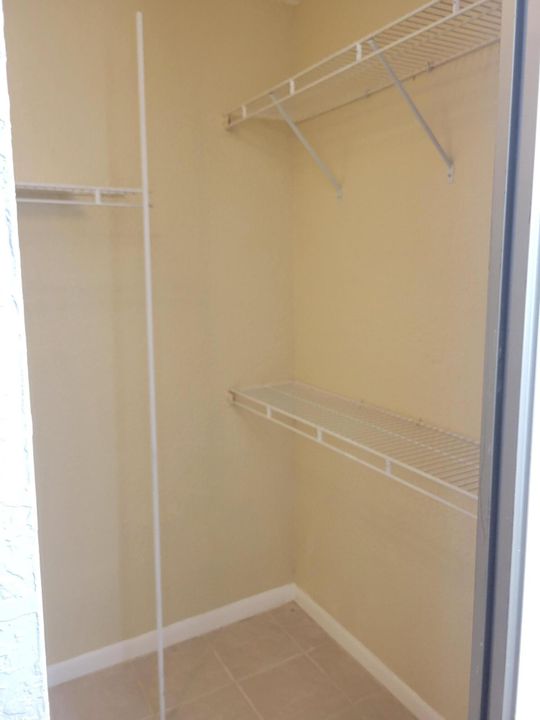 Activo con contrato: $2,000 (2 camas, 2 baños, 1116 Pies cuadrados)