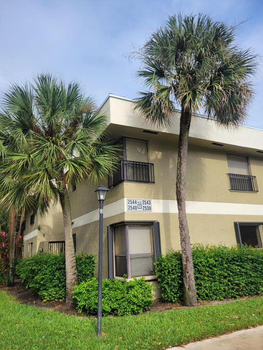 Activo con contrato: $2,000 (2 camas, 2 baños, 1116 Pies cuadrados)