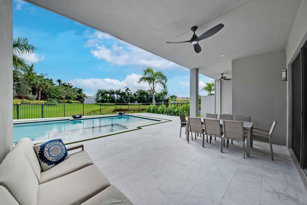 Active With Contract: $2,250,000 (5 beds, 7 baths, 4605 Square Feet)