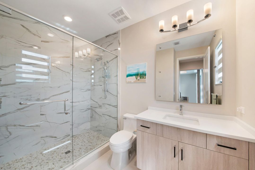 Active With Contract: $2,250,000 (5 beds, 7 baths, 4605 Square Feet)