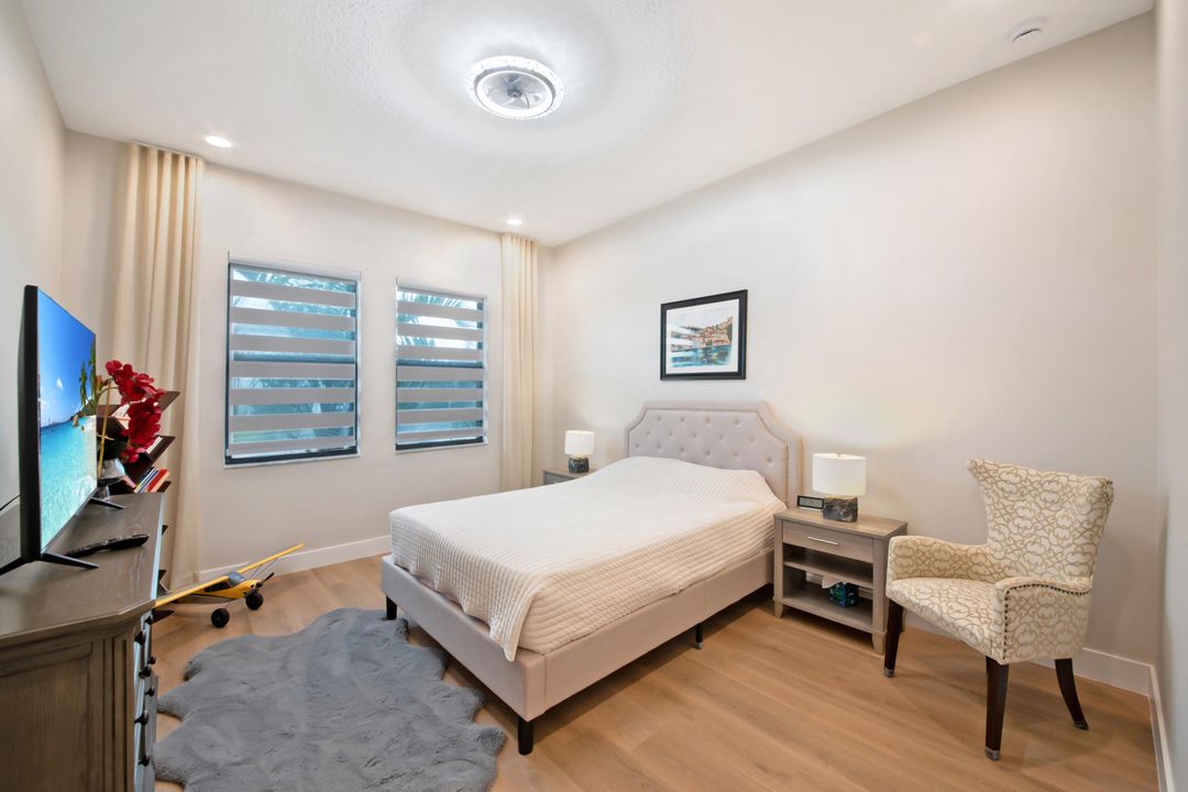 Active With Contract: $2,250,000 (5 beds, 7 baths, 4605 Square Feet)