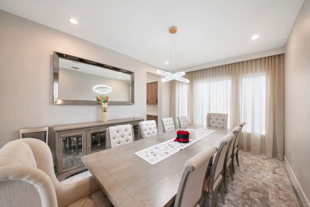 Active With Contract: $2,250,000 (5 beds, 7 baths, 4605 Square Feet)