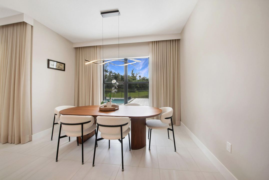 Active With Contract: $2,250,000 (5 beds, 7 baths, 4605 Square Feet)