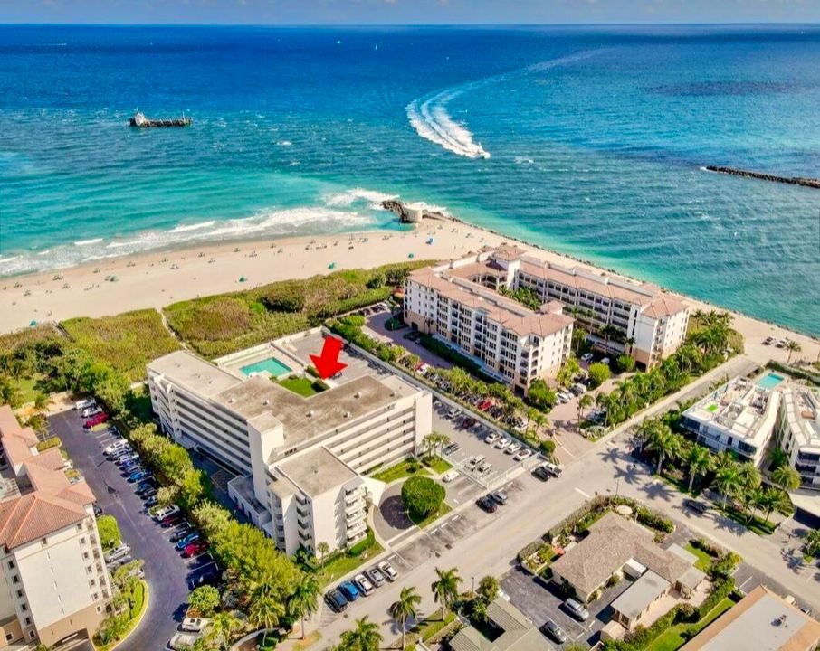 Active With Contract: $380,000 (1 beds, 1 baths, 774 Square Feet)