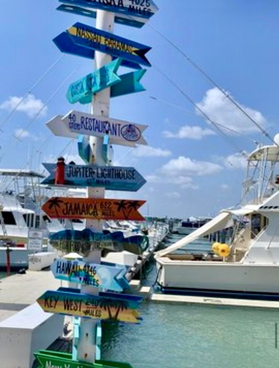 Active With Contract: $380,000 (1 beds, 1 baths, 774 Square Feet)