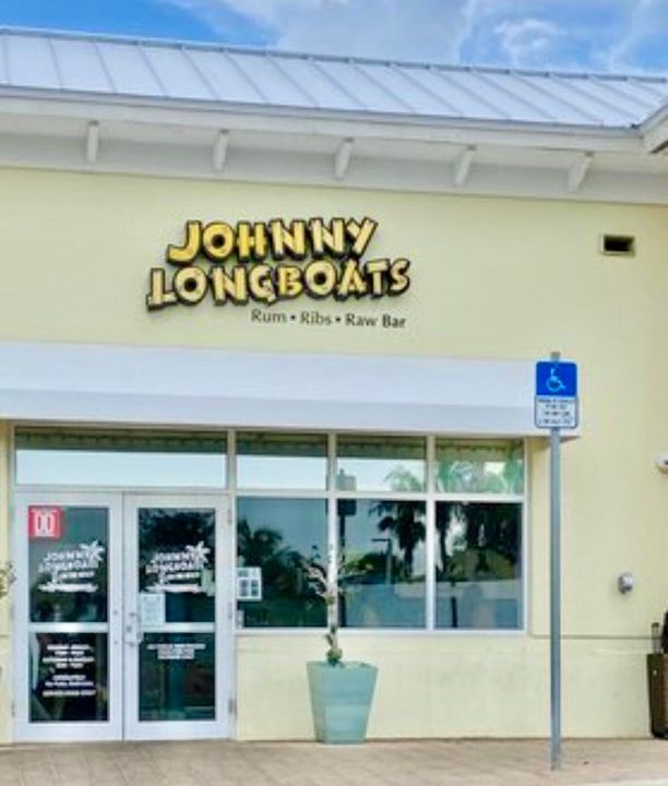 Active With Contract: $380,000 (1 beds, 1 baths, 774 Square Feet)