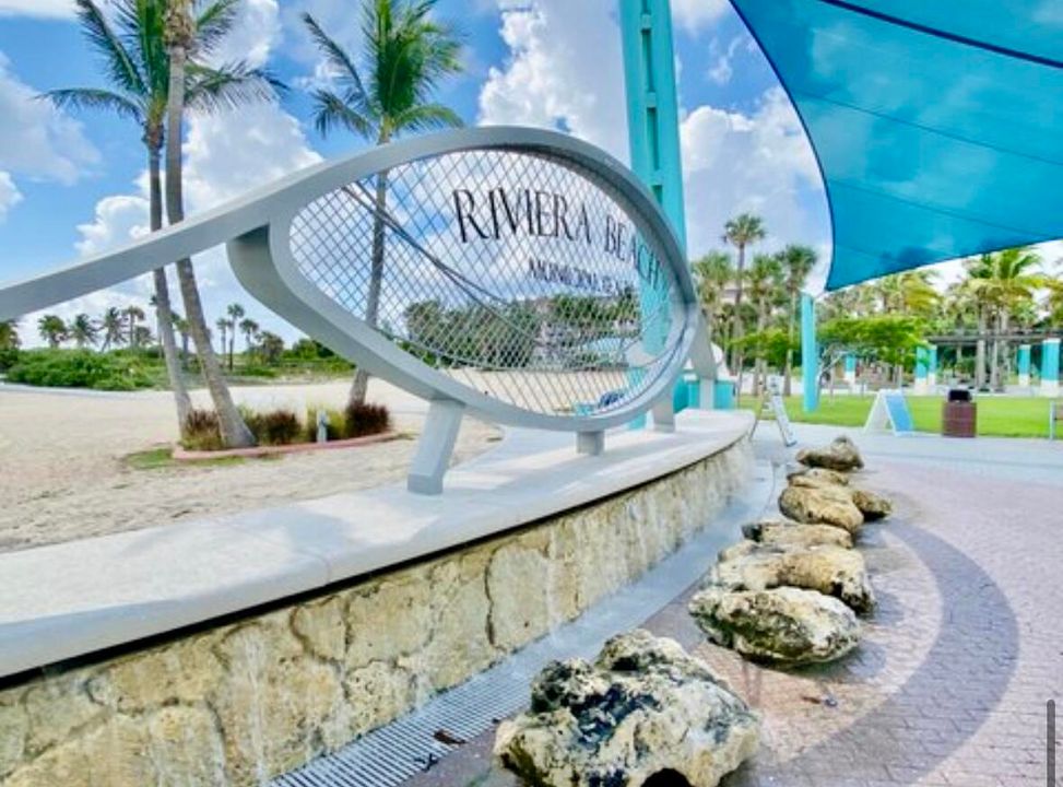 Active With Contract: $380,000 (1 beds, 1 baths, 774 Square Feet)