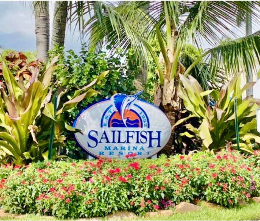 Active With Contract: $380,000 (1 beds, 1 baths, 774 Square Feet)