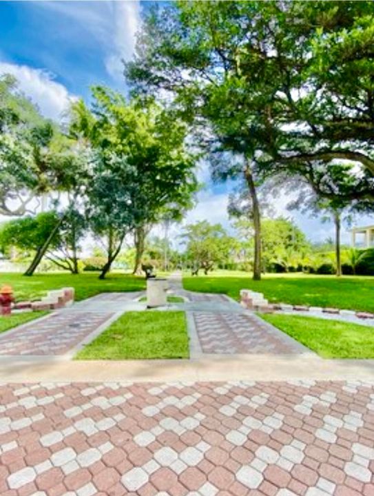 Active With Contract: $380,000 (1 beds, 1 baths, 774 Square Feet)