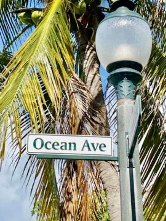 Active With Contract: $380,000 (1 beds, 1 baths, 774 Square Feet)