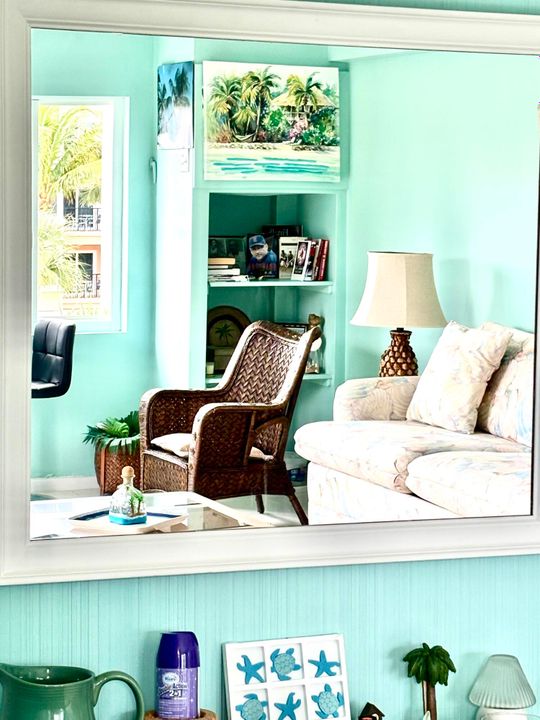 Active With Contract: $380,000 (1 beds, 1 baths, 774 Square Feet)