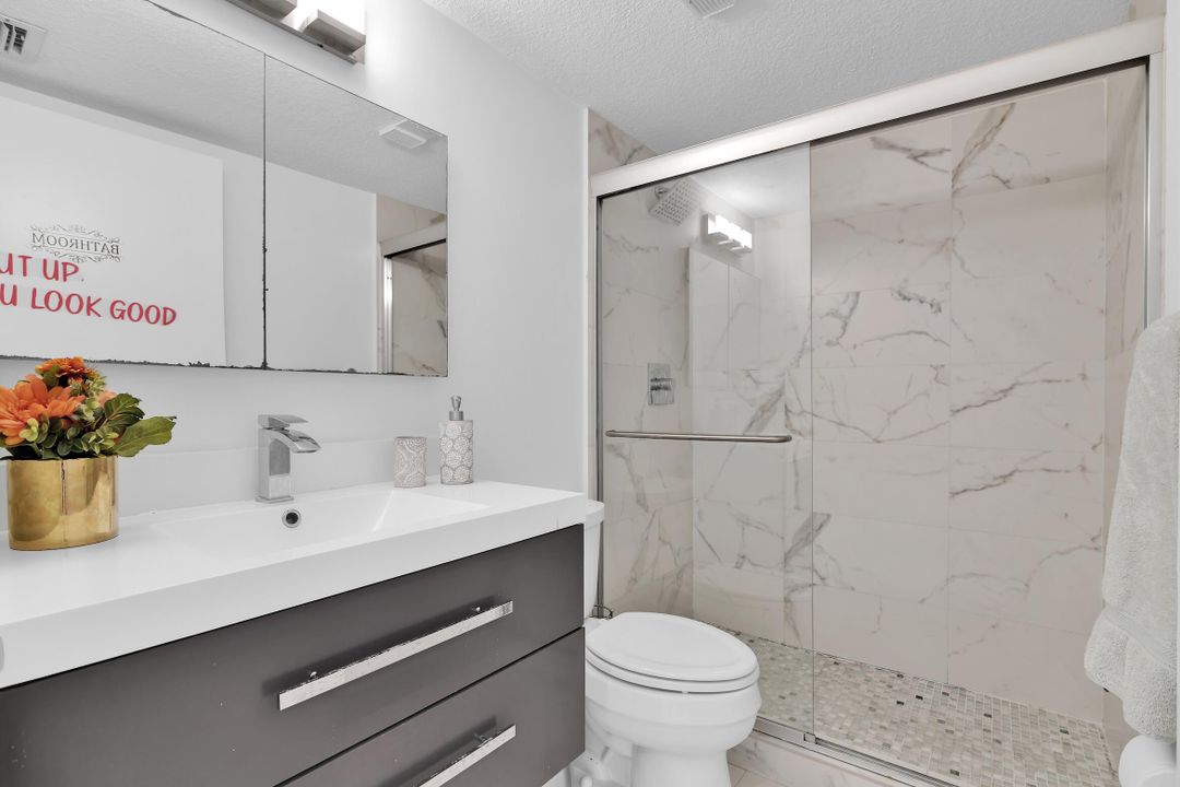 Active With Contract: $310,000 (2 beds, 2 baths, 981 Square Feet)