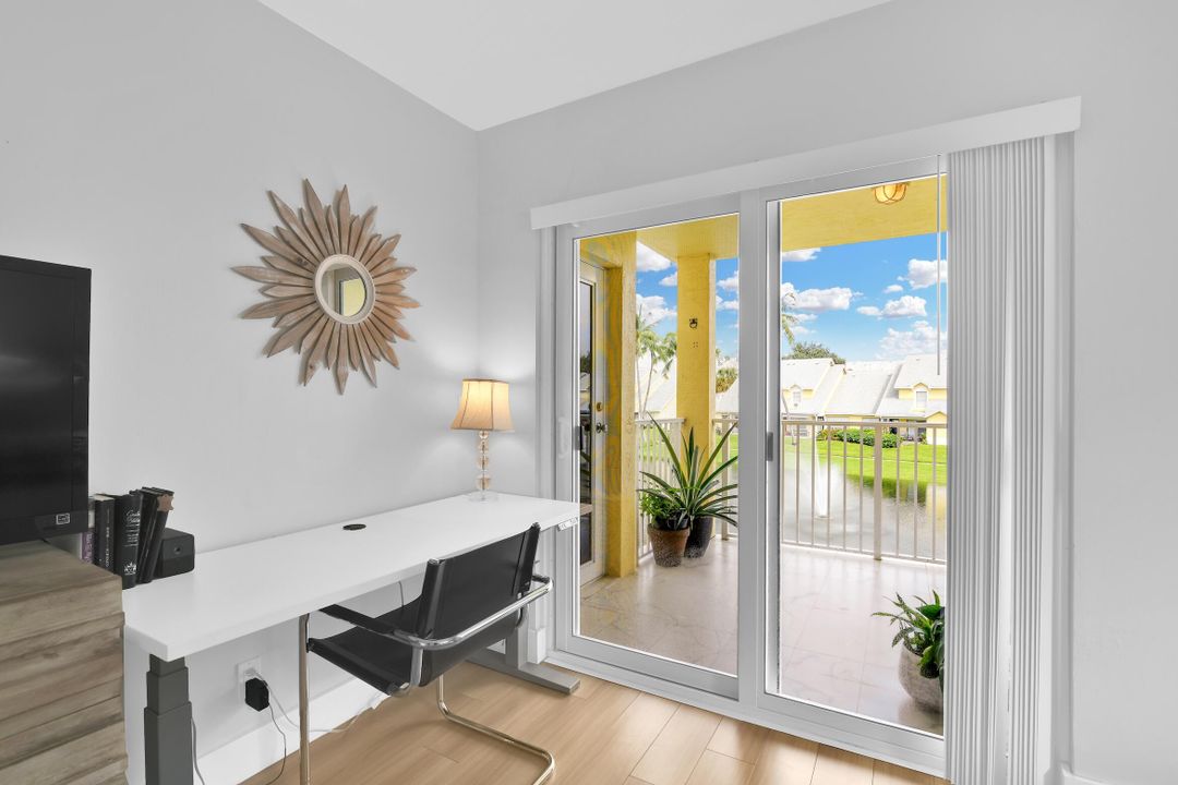 Active With Contract: $310,000 (2 beds, 2 baths, 981 Square Feet)