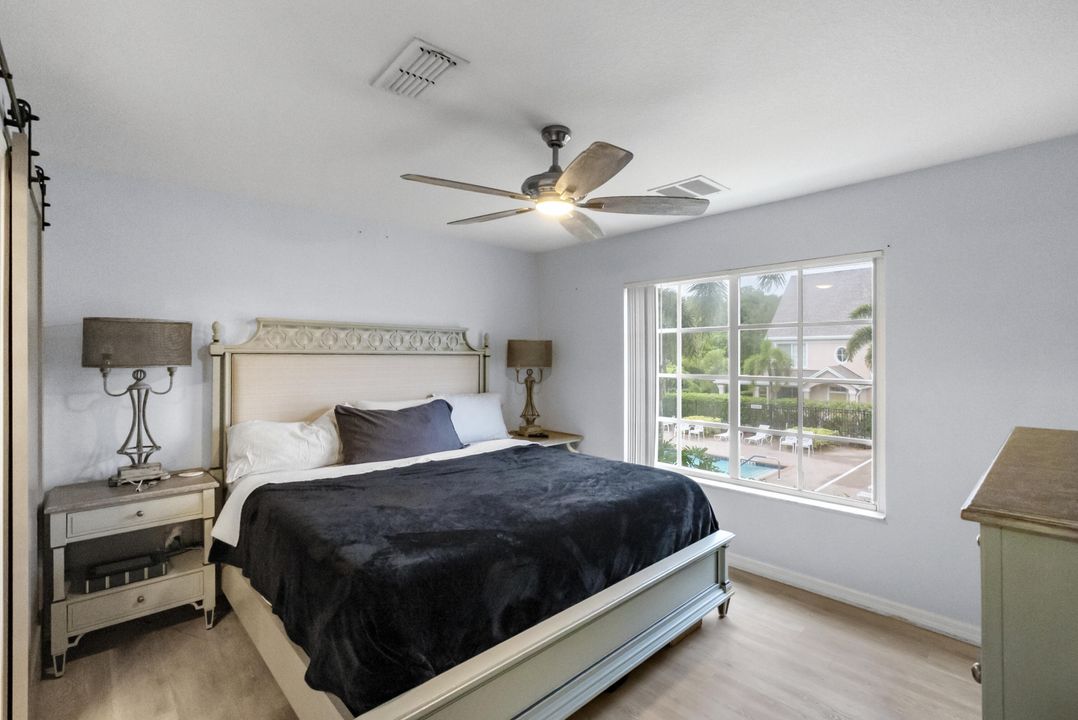 待售: $239,000 (2 贝兹, 2 浴室, 1298 平方英尺)