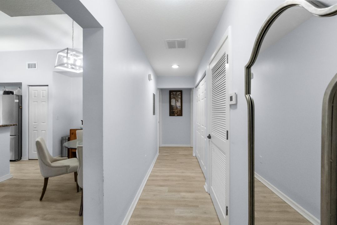 待售: $239,000 (2 贝兹, 2 浴室, 1298 平方英尺)