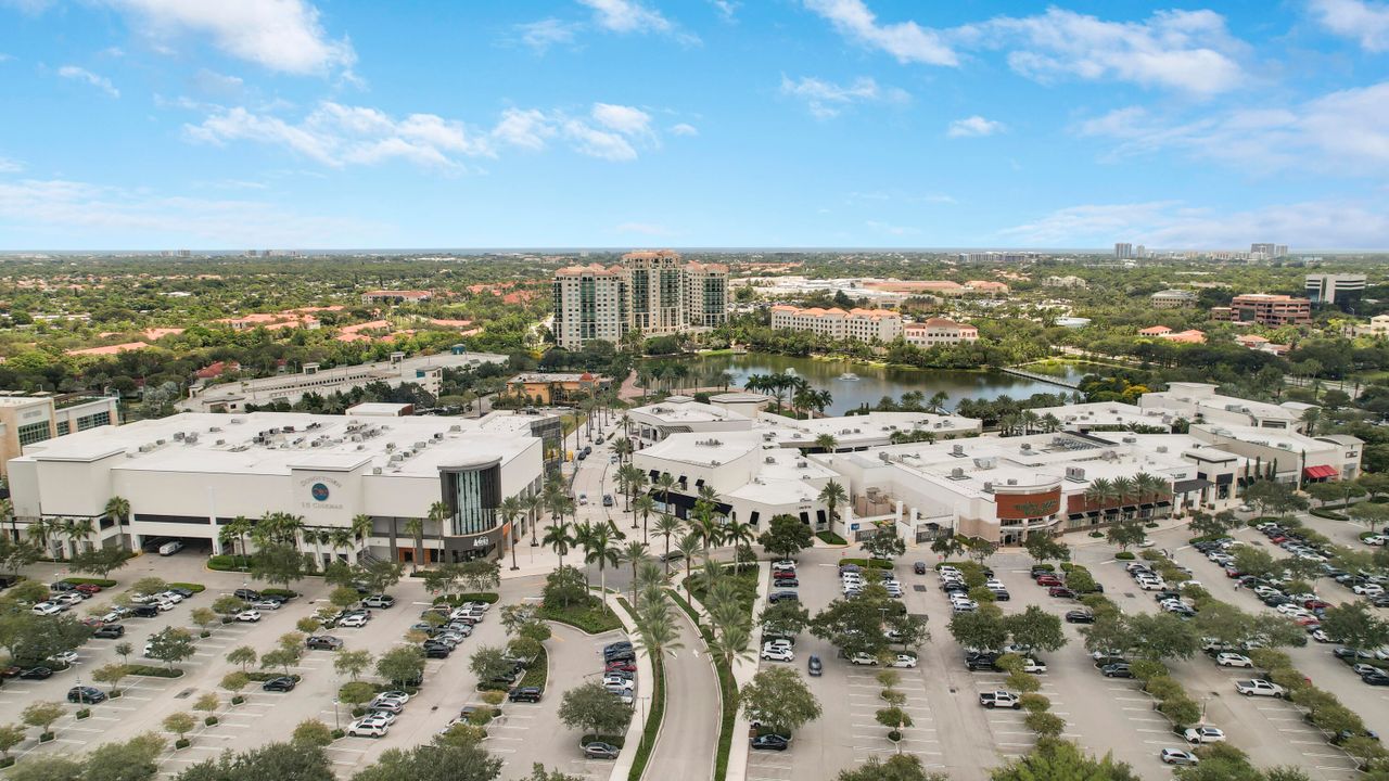 Activo con contrato: $700,000 (3 camas, 2 baños, 1891 Pies cuadrados)