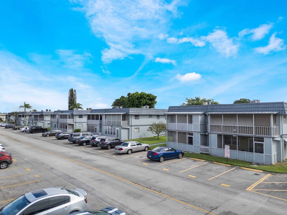 待售: $86,999 (1 贝兹, 1 浴室, 720 平方英尺)