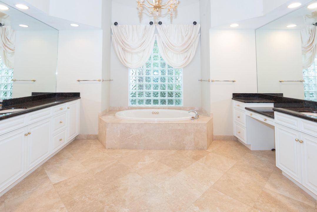 待售: $1,099,000 (4 贝兹, 4 浴室, 3790 平方英尺)