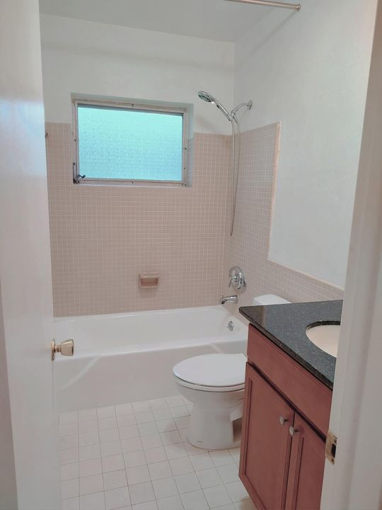 Active With Contract: $3,495 (2 beds, 2 baths, 1311 Square Feet)