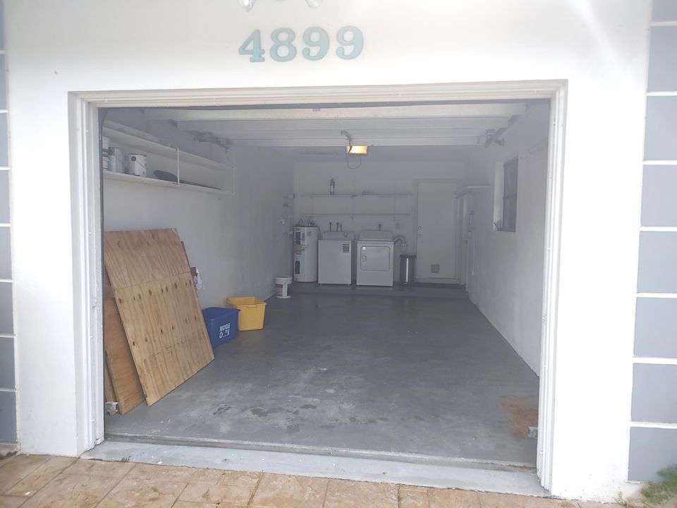 Active With Contract: $3,495 (2 beds, 2 baths, 1311 Square Feet)