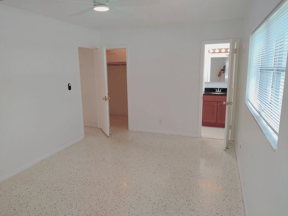 Active With Contract: $3,495 (2 beds, 2 baths, 1311 Square Feet)
