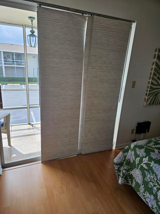 For Rent: $1,600 (1 beds, 1 baths, 587 Square Feet)