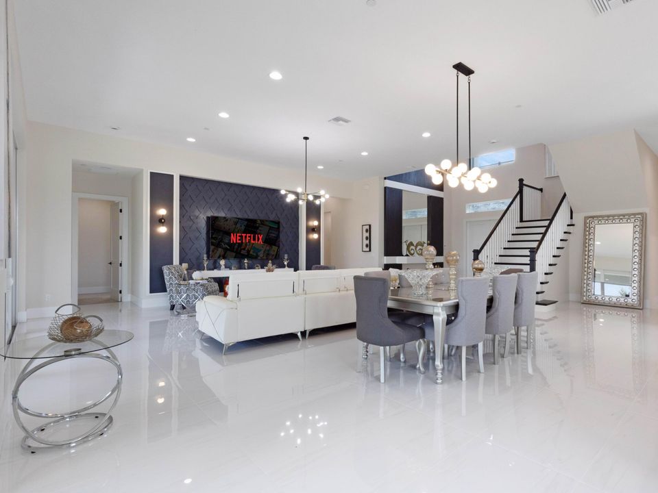 For Rent: $18,500 (5 beds, 6 baths, 5322 Square Feet)