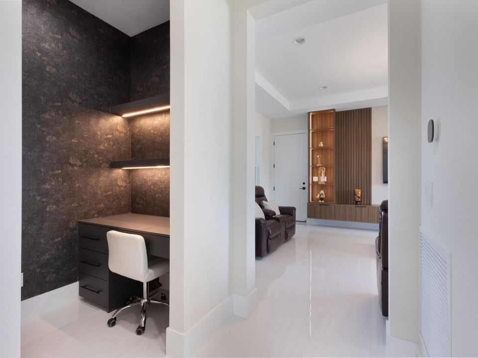 For Rent: $18,500 (5 beds, 6 baths, 5322 Square Feet)