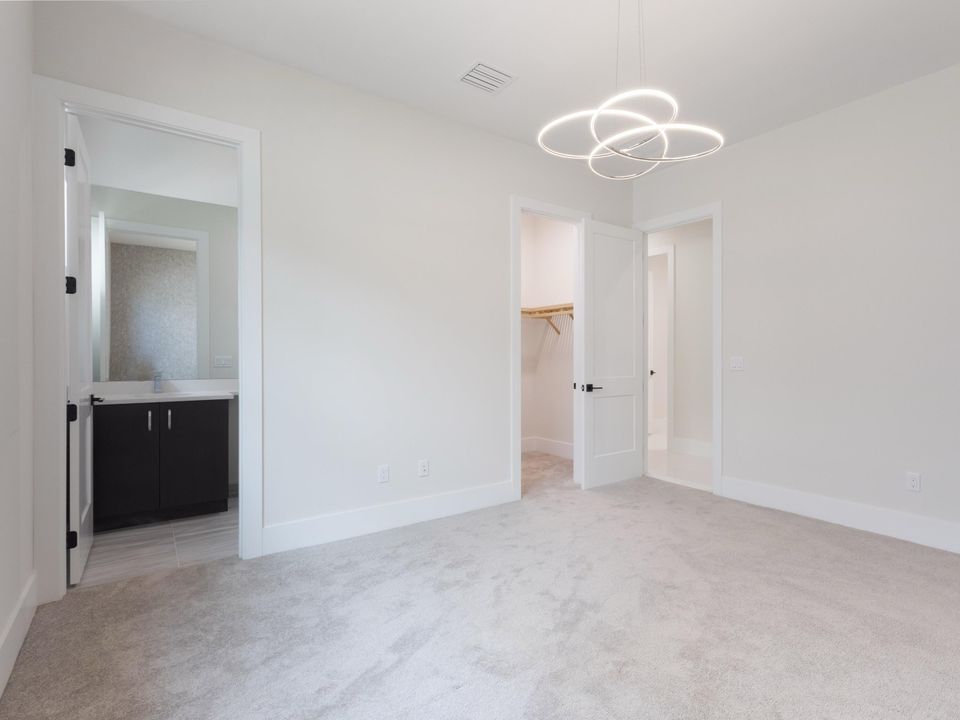 For Rent: $18,500 (5 beds, 6 baths, 5322 Square Feet)