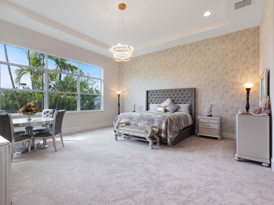 For Rent: $18,500 (5 beds, 6 baths, 5322 Square Feet)